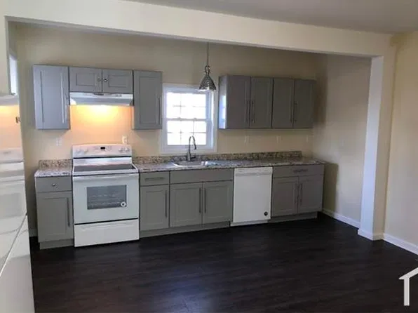 27 2nd St Floor 1, Taunton, MA 02780