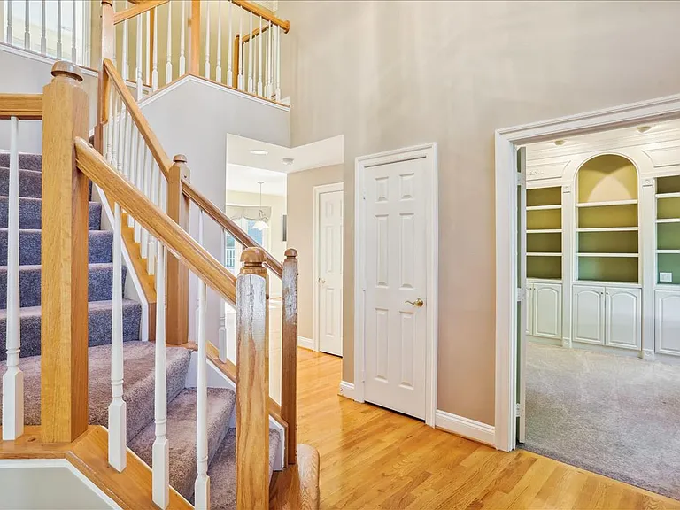 8931 Falls Farm Dr — Photo 38