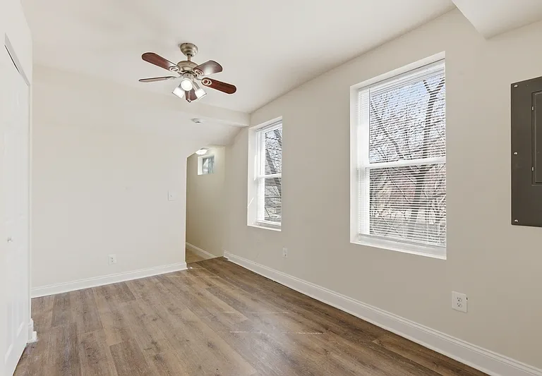 910 N Arlington Ave #2 — Photo 5