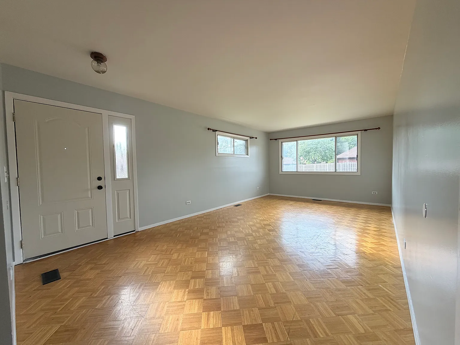 3 bed, 1312 sqft, $2,800 — Photo 3