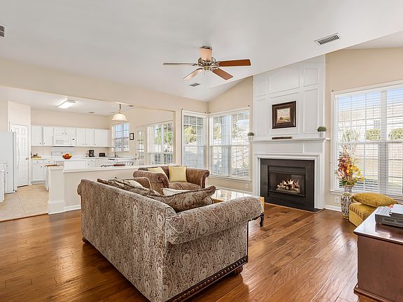 5th image of 2414 Beacon Forest Dr
