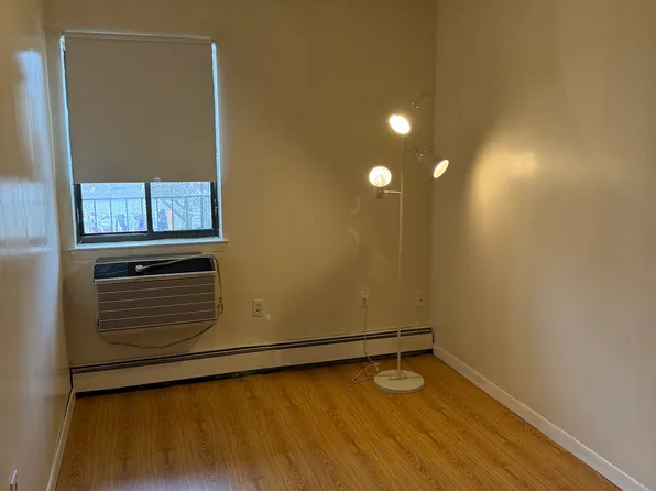 143 Bay 20th Street image 5 of 11