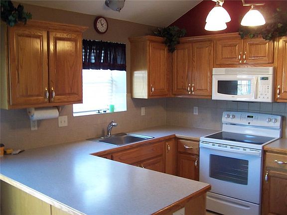 3rd image of 609 N Downey Ct