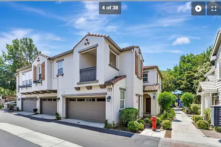 233 S Yucatan Pl — Photo 4