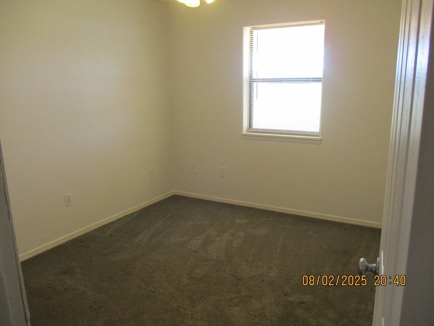 3 bed, 2.0 bath, 1568 sqft, $1,600 — Photo 4