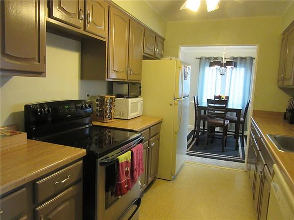 3rd image of 3103 Greengarden Blvd