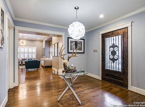 4th image of 125 Cardinal Ave