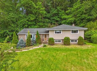 3336 Longbow Dr, Pittsburgh, PA 15235