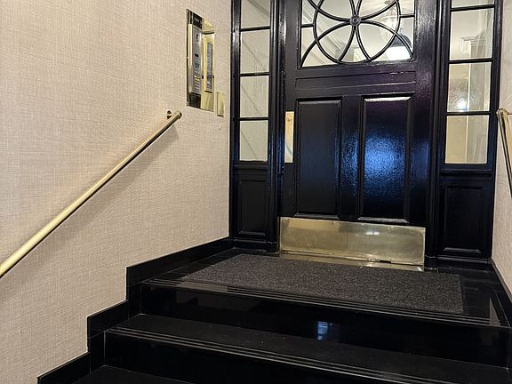 5th image of 424 E 57th St APT 6E