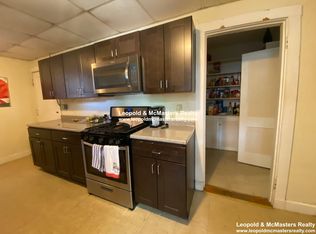 117 Davis Ave #1, Brookline, MA 02445