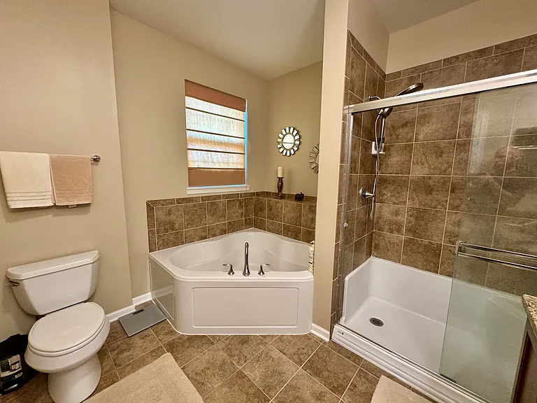 11 E Willow Rd — Photo 10