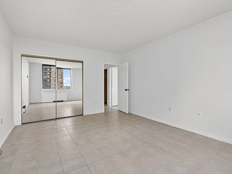 3701 S George Mason Dr — Photo 6