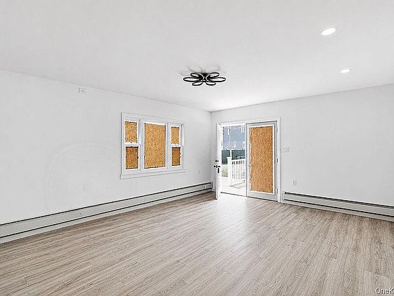 3rd image of 44 Broadway