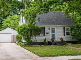 1113 Academy Pl, South Bend, IN 46616