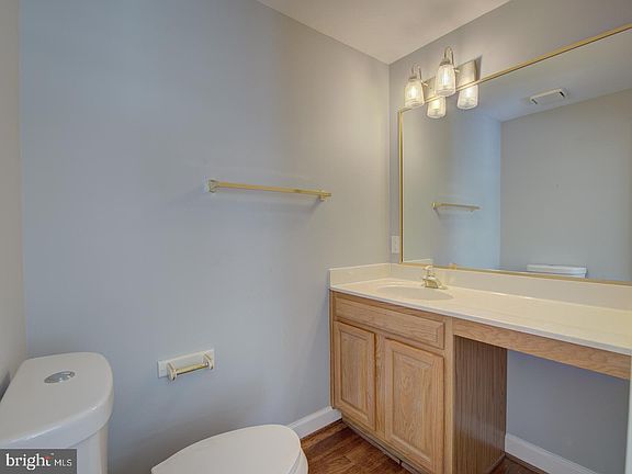 5th image of 502 Batley Ct