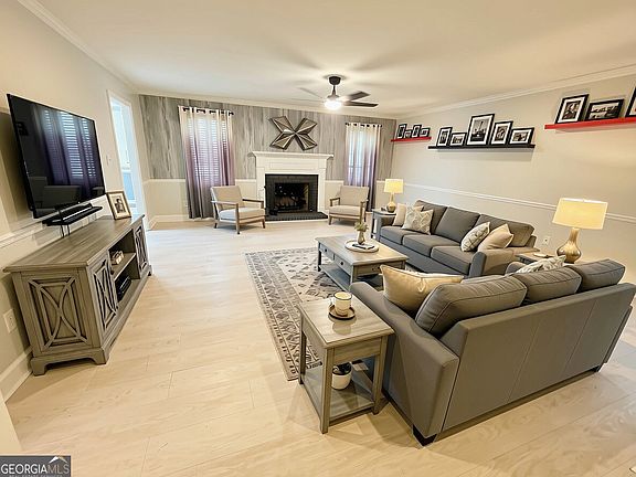 4th image of 110 Maggie Ct