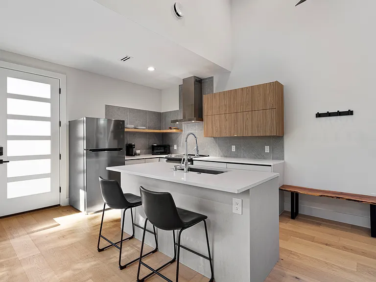 Full kitchen with an island.
