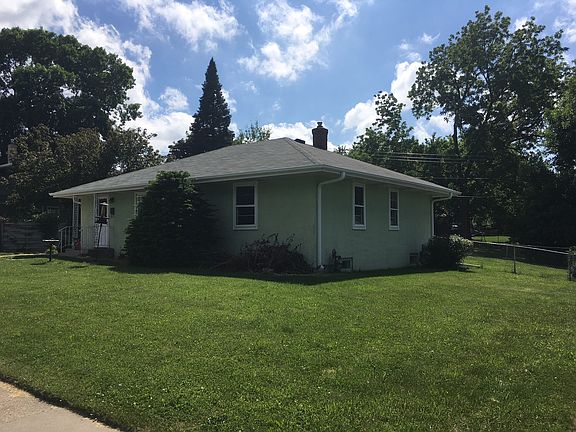 3rd image of 985 Charlton St