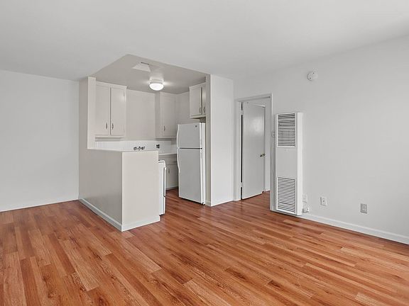 5th image of 3653 Overland Ave APT 6