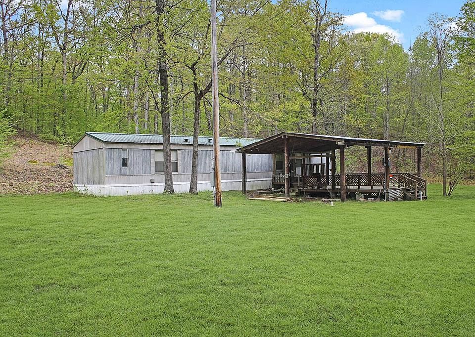 1st image of 140 Blossom Dr