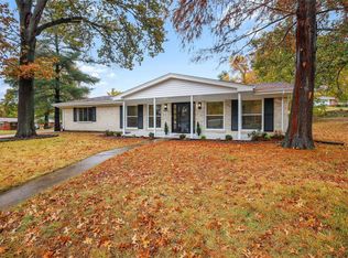 160 Green Acres Rd, Saint Louis, MO 63137