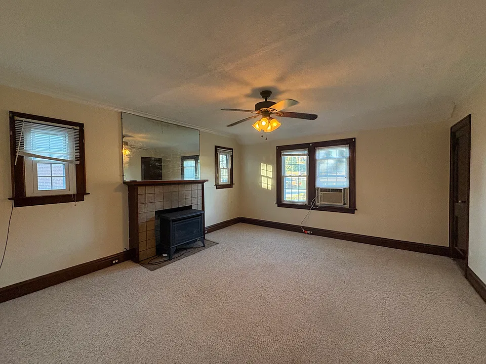 3613 Noyes Ave #4