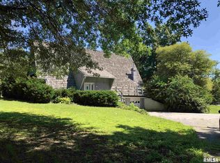 14 Hillcrest Dr, Bushnell, IL 61422