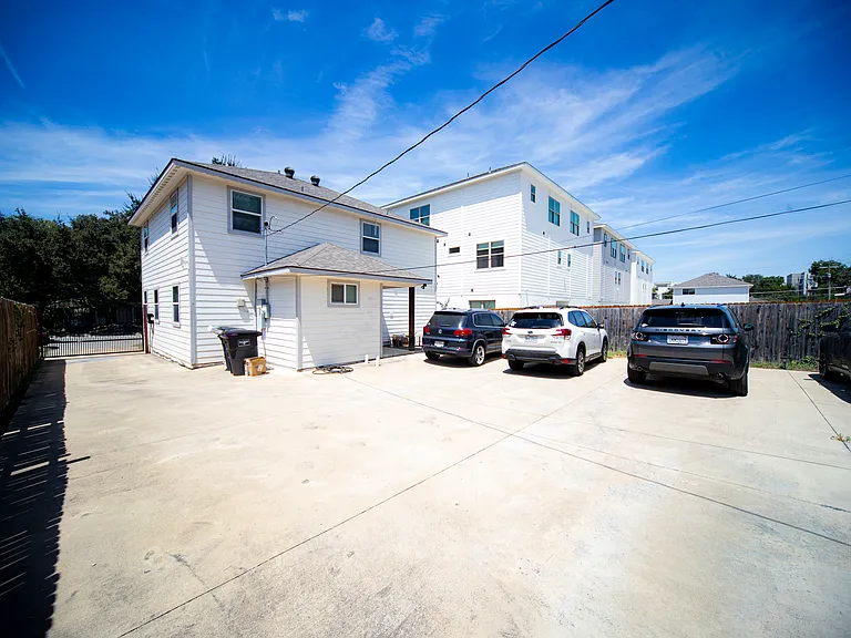 3217 McCart Ave — Photo 23