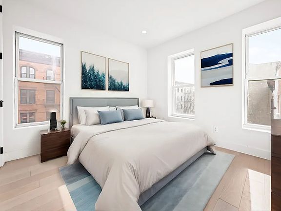 2nd image of 426 15th St #Penthouse A