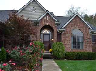 4532 Ava Ln, Clarkston, MI 48348