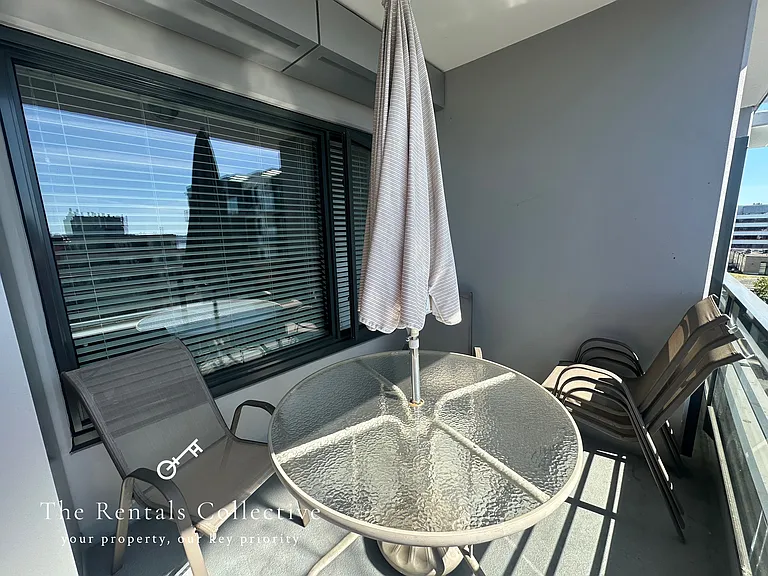 215 W 1st St #503 — Photo 3