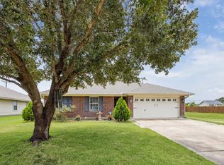 617 Mockingbird St, Navasota, TX 77868