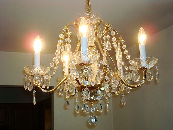 Chandlier in dining area