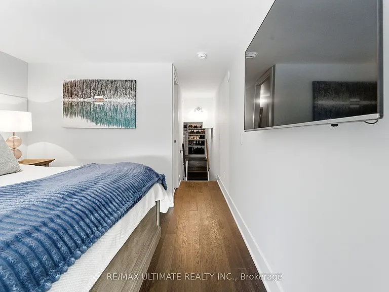 111 Saint Clair Ave W #811 — Photo 13