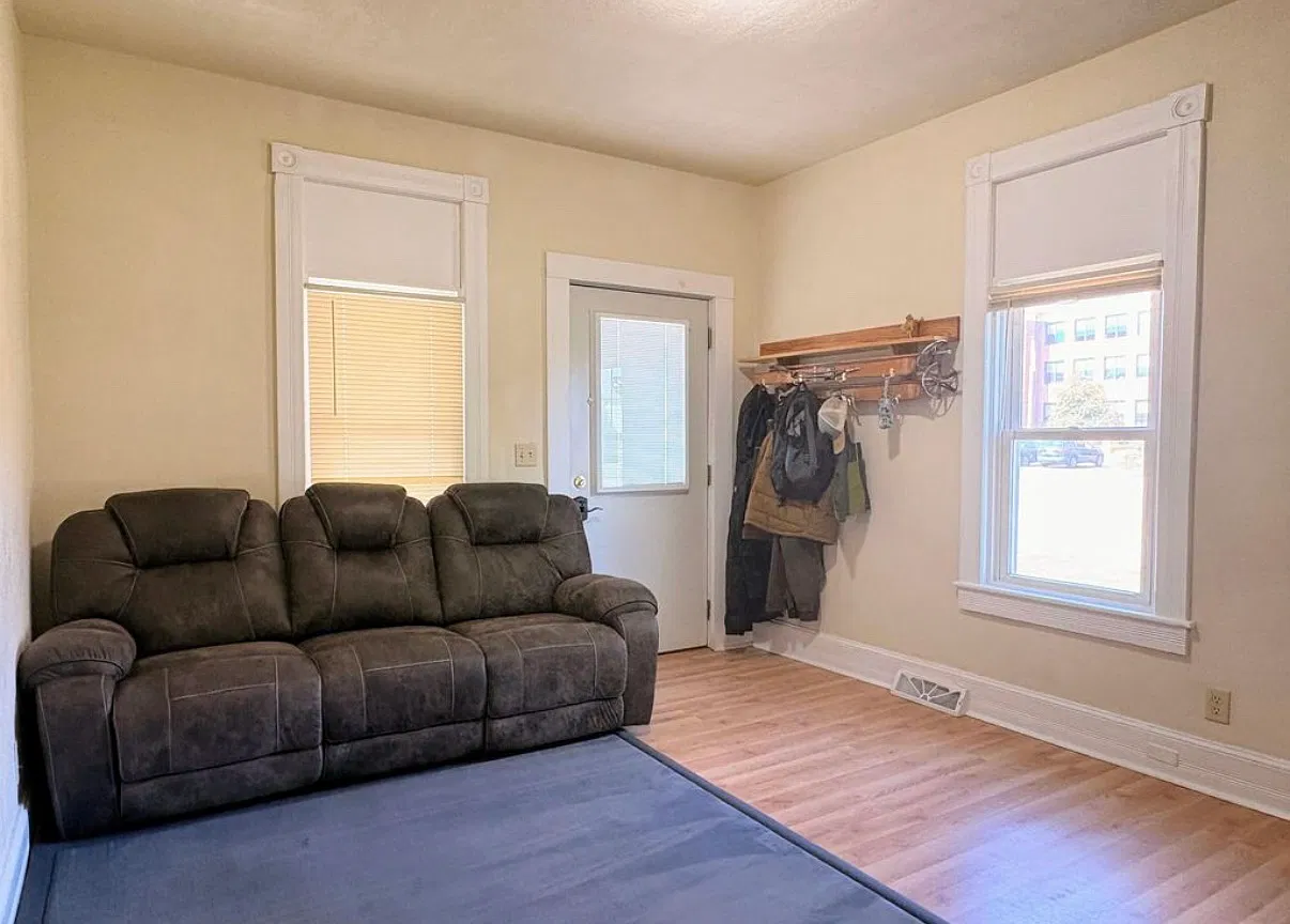 2 bed, 1200 sqft, $1,500 — Photo 2