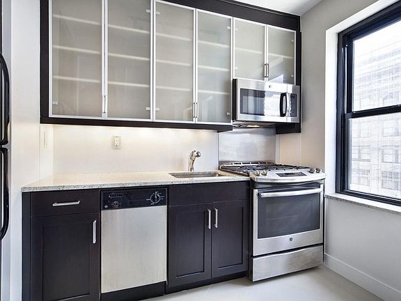 4th image of 56 7th Ave APT 17K