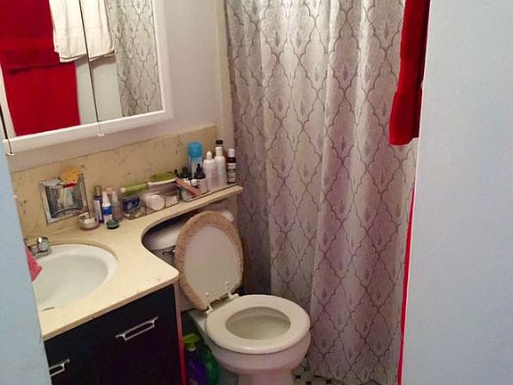 4th image of 2529 32nd St APT 2B