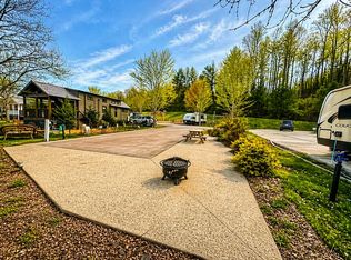 5 Mountain Meadows Dr, Morganton, GA 30560