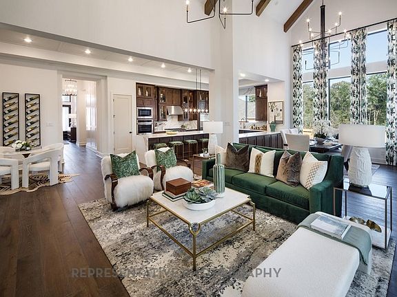 3rd image of 2616 Paddington Dr