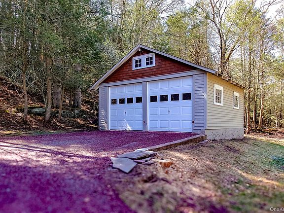 3rd image of 36 Highland Lake Road
