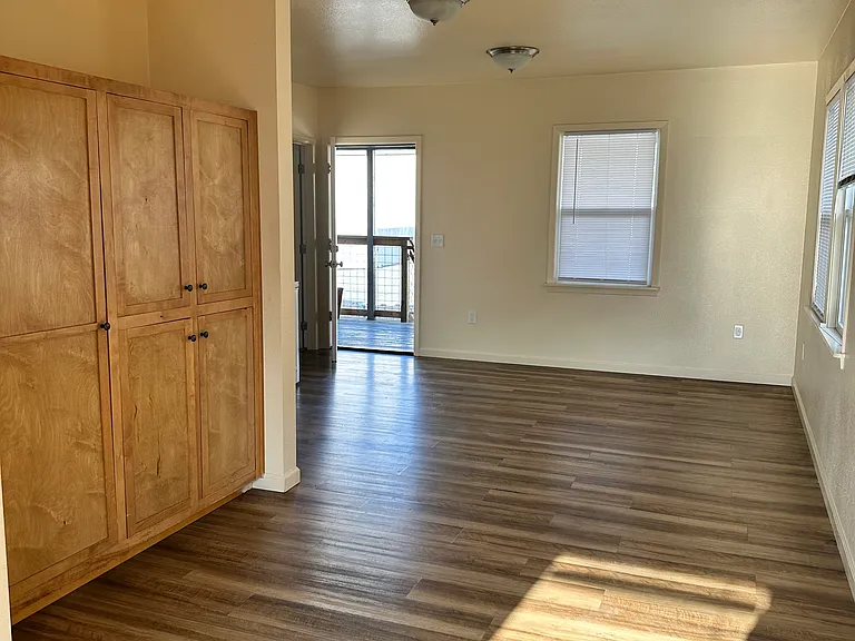 1430 Union St — Photo 4