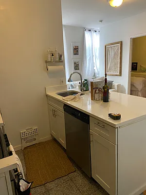 Rented by Bond New York | media 9