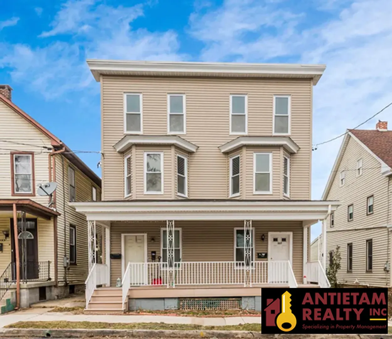327-329 W. King Street — Photo 1
