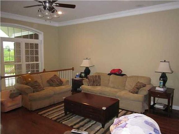 3rd image of 607 Sunray Dr