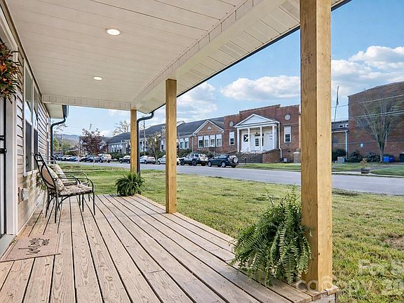 4th image of 117 Virginia Ave