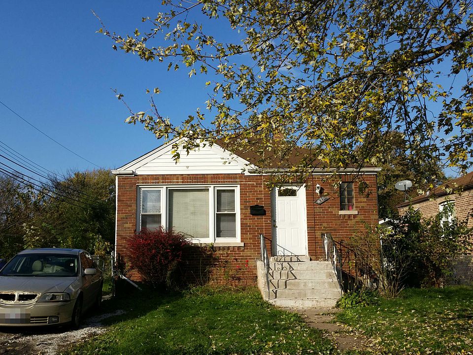 1st image of 510 W 128th Pl