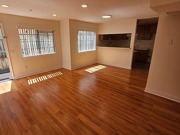 4th image of 215 E Maple St APT 104