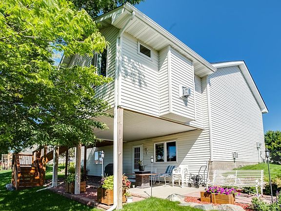 4th image of 534 Monnens Ave