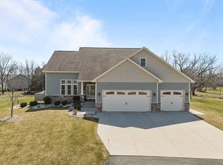 1268 Pemmican Ct, Neenah, WI 54956