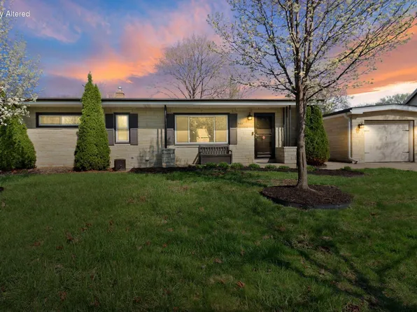 3182 N Knoll BOULEVARD, Wauwatosa, WI 53222